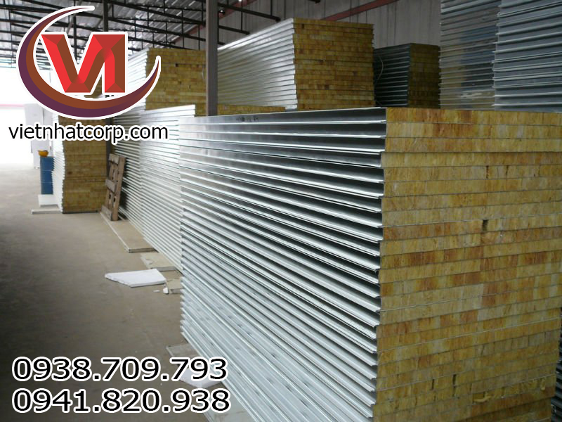 Thi c&ocirc;ng Rockwool Panel chống ch&aacute;y, chống n&oacute;ng lạnh gi&aacute; rẻ